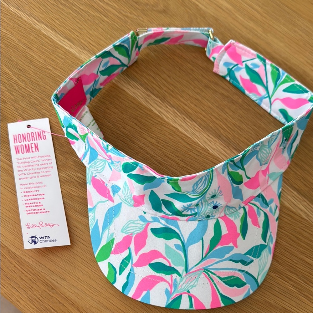 Lilly Pulitzer “Holding Court” Visor Hat supports WTA